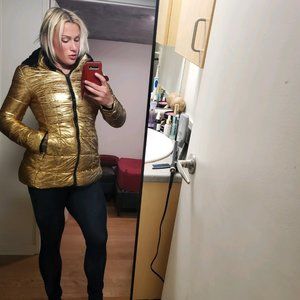 Wear both sides jacket. Golden metallic /black fur